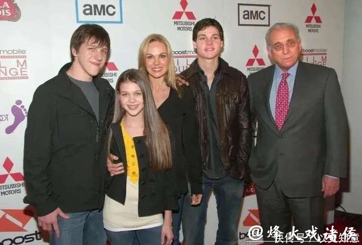 贝克汉姆亲家的继承之战！10个子女17亿家产，妮可拉分不到多少钱